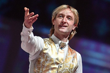 Плющенко предложил платить футболистам 30 тысяч рублей в месяц    