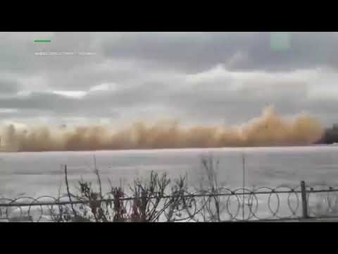 Взрывали лёд и перестарались