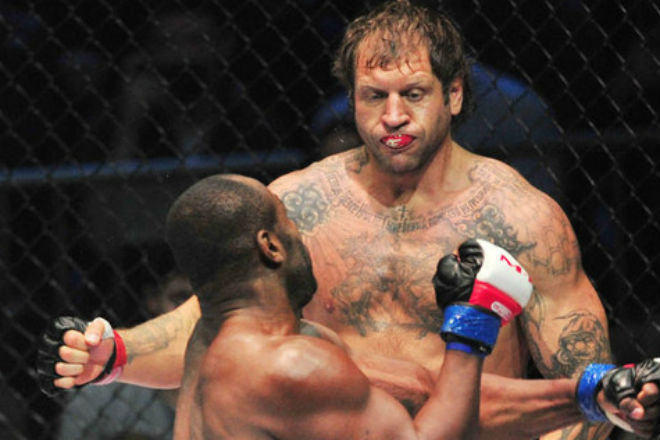 Самые опасные стили в ММА на видео