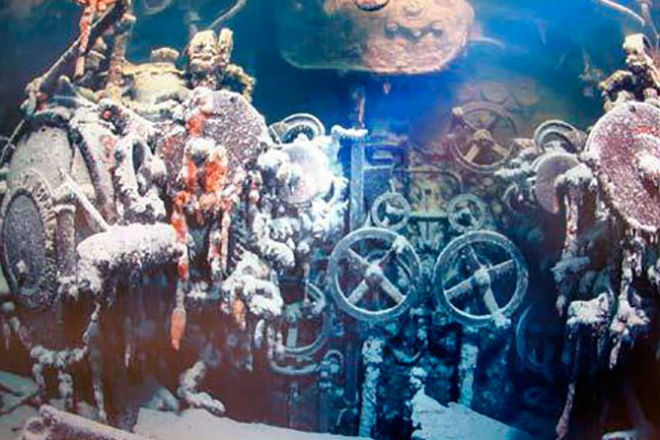 Как дайверы проникают в затопленные лодки