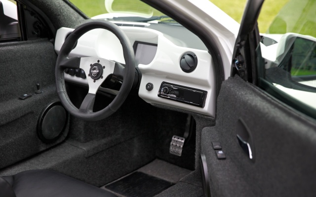 Electra Meccanica Solo - канадский электромобиль с необычным дизайном