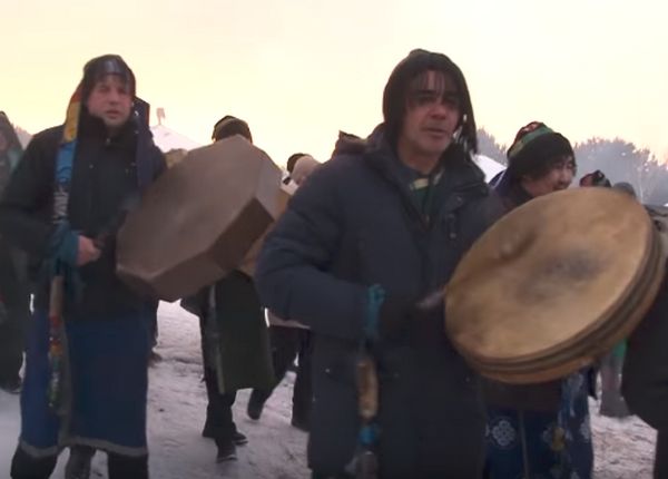 Бурятские шаманы сожгли пять верблюдов для укрепления России Бурятские шаманы сожгли пять верблюдов для укрепления России