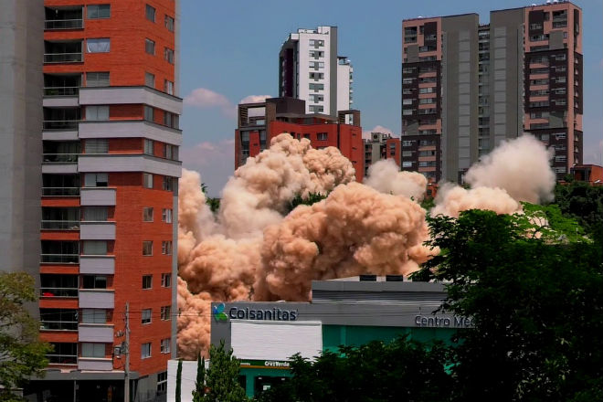 Как сносили дом Пабло Эскобара