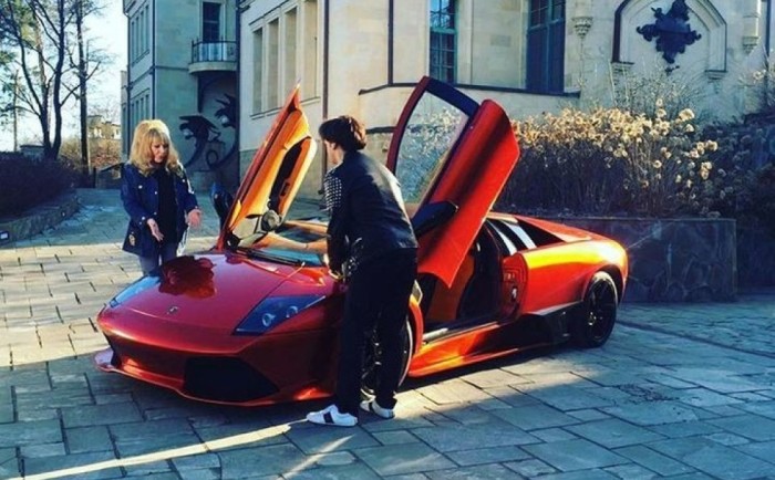 Автомобили, на которых ездят Максим Галкин и Алла Пугачева