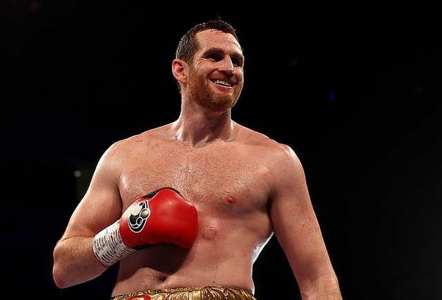 Британский боксер Кэш Али укусил Дэвида Прайса во время боя