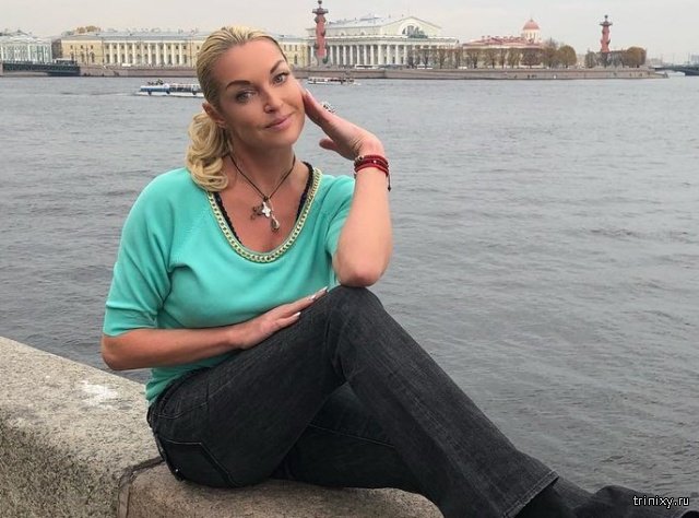 Анастасия Волочкова призвала всех бедных и недовольных политикой Владимира Путина уезжать из России