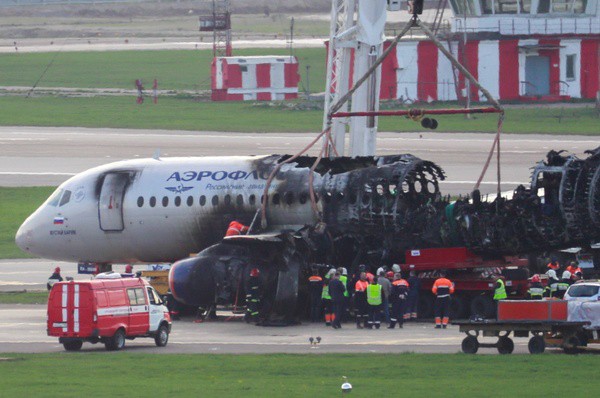 Путина попросили обязать руководителей авиационной отрасли летать на российских самолётах    