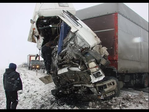 Жесткие аварии с участием фур