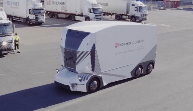 В Швеции запустили в работу беспилотные электрогрузовики