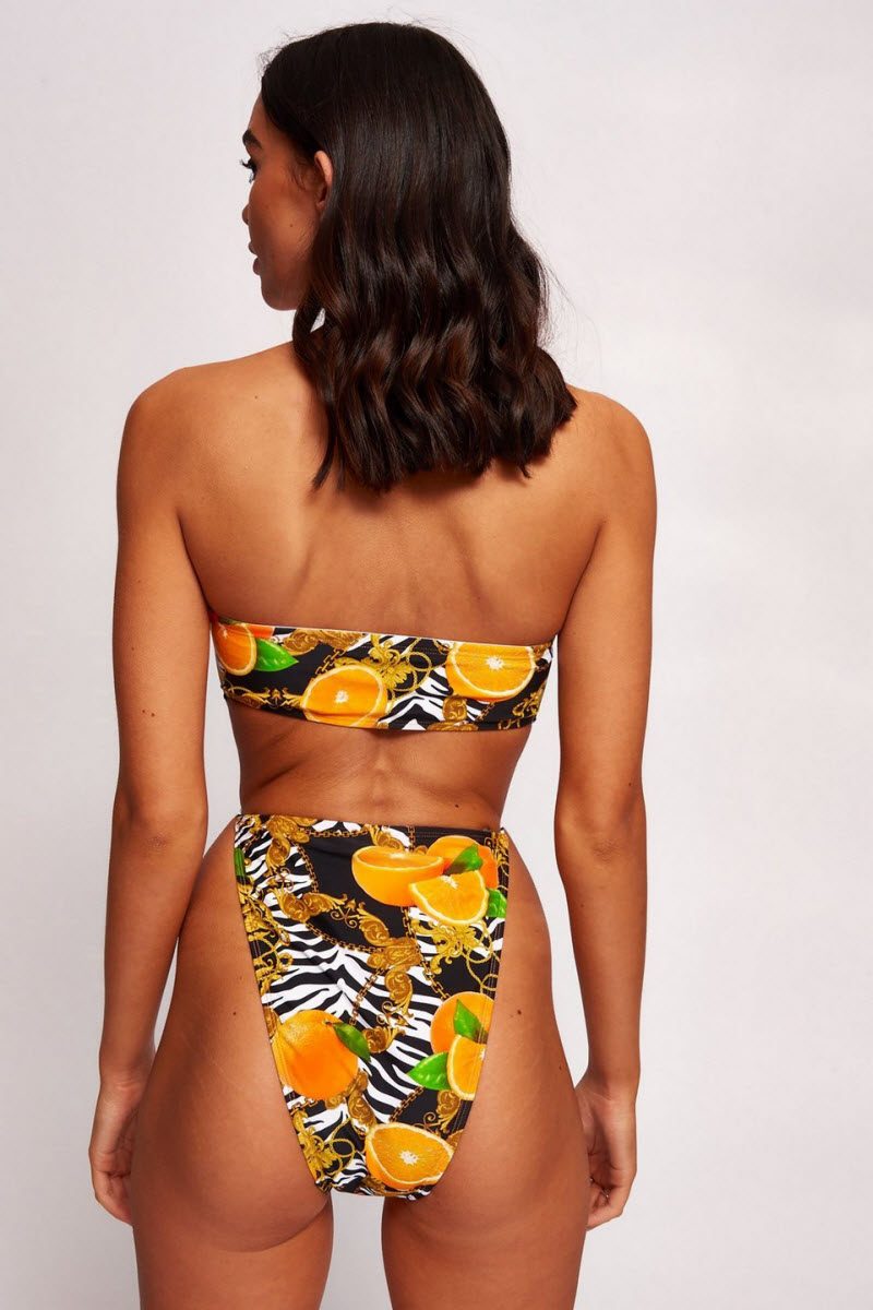 В соцсетях обсуждают новый женский купальник