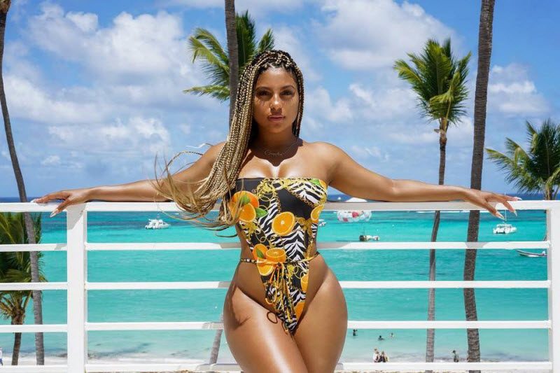 В соцсетях обсуждают новый женский купальник