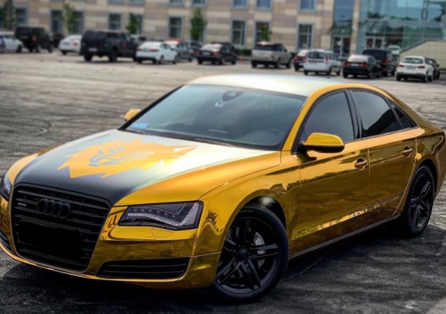 В Питере вытащили из пруда "золотую" Audi олимпийского чемпиона. На машине остались следы пуль