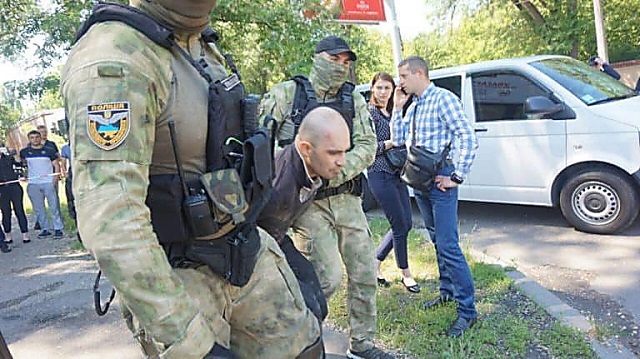 Из колонии в Одессе произошел массовый побег. Пятьсот человек забаррикадировалась, 15 сбежали (10 фото + видео) Из колонии в Одессе произошел массовый побег. Пятьсот человек забаррикадировалась, 15 сбежали (10 фото + видео)