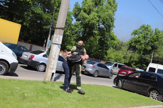 Из колонии в Одессе произошел массовый побег. Пятьсот человек забаррикадировалась, 15 сбежали Из колонии в Одессе произошел массовый побег. Пятьсот человек забаррикадировалась, 15 сбежали