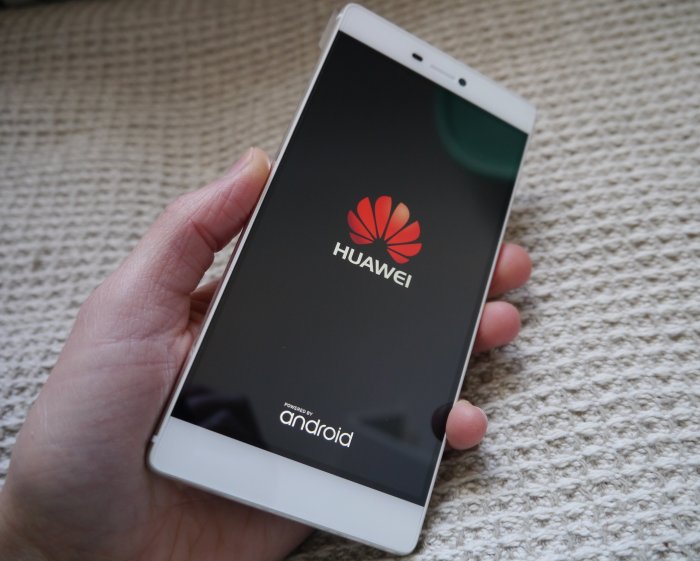 Смартфоны Huawei больше не будут поддерживать сервисы Google из-за указа Дональда Трампа