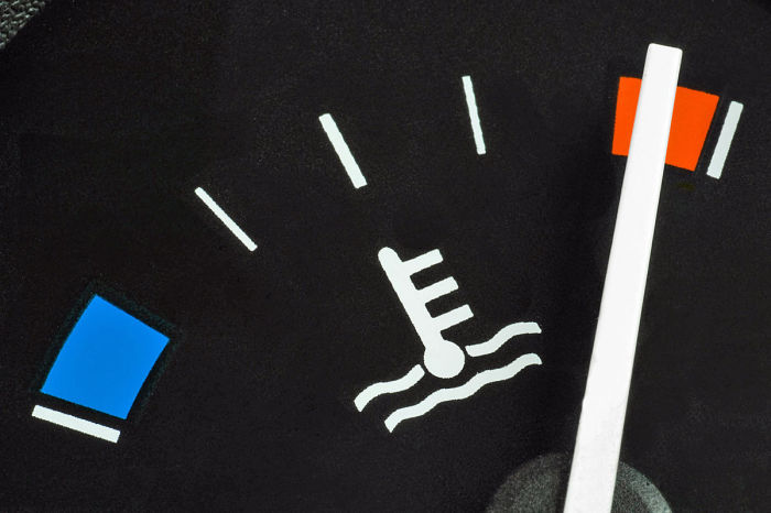 Простые способы уберечь автомобиль от палящего солнца летом