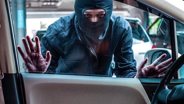 Для чего некоторые автомобилисты хранят ключи в микроволновке