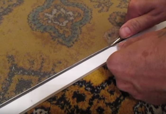 Ручка для москитной сетки из пластиковой бутылки своими руками Ручка для москитной сетки из пластиковой бутылки своими руками