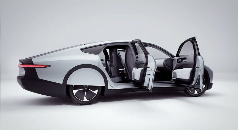 Голландцы показали солнечный электрокар с запасом хода в 725 км, дозаправляющийся на ходу