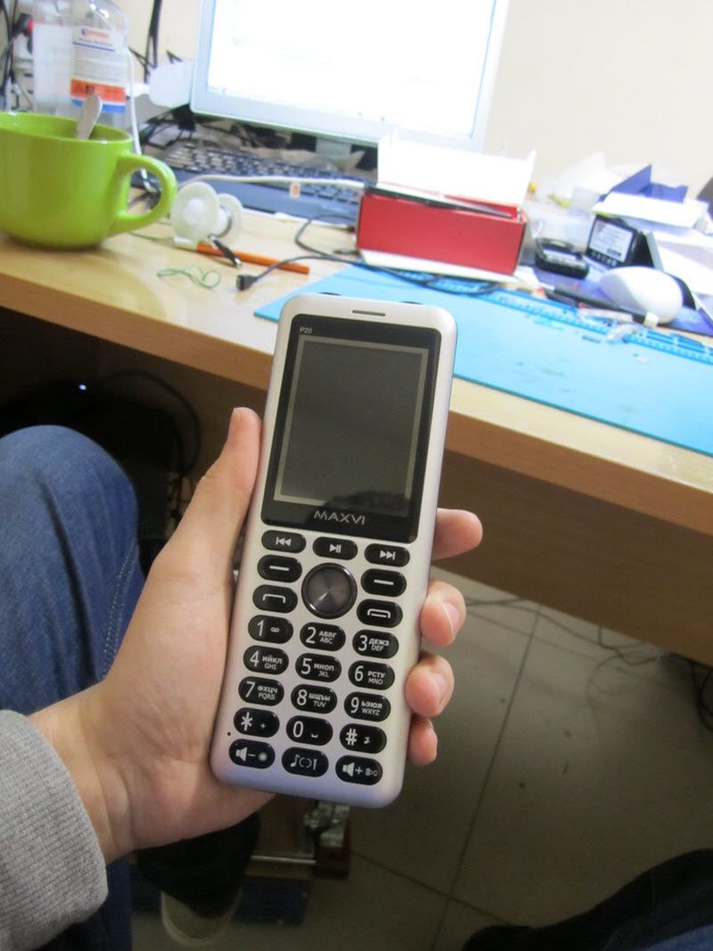 Необычный телефон принесли на ремонт