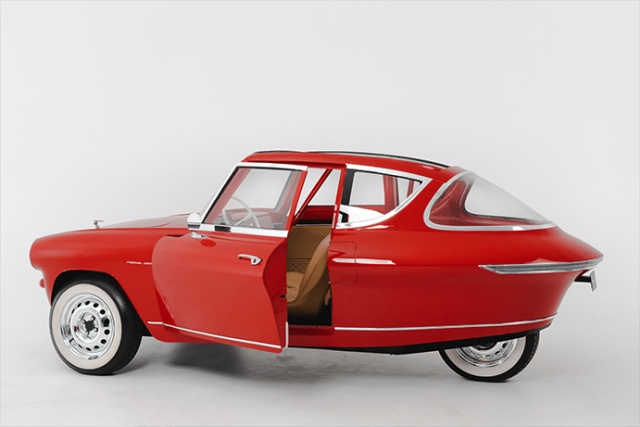 Автомобиль, который можно "припарковать" на стене