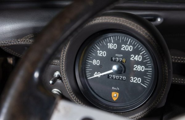 Редкий Lamborghini Miura 1969, недавно найденный в заброшенном гараже скоро уйдет с молотка