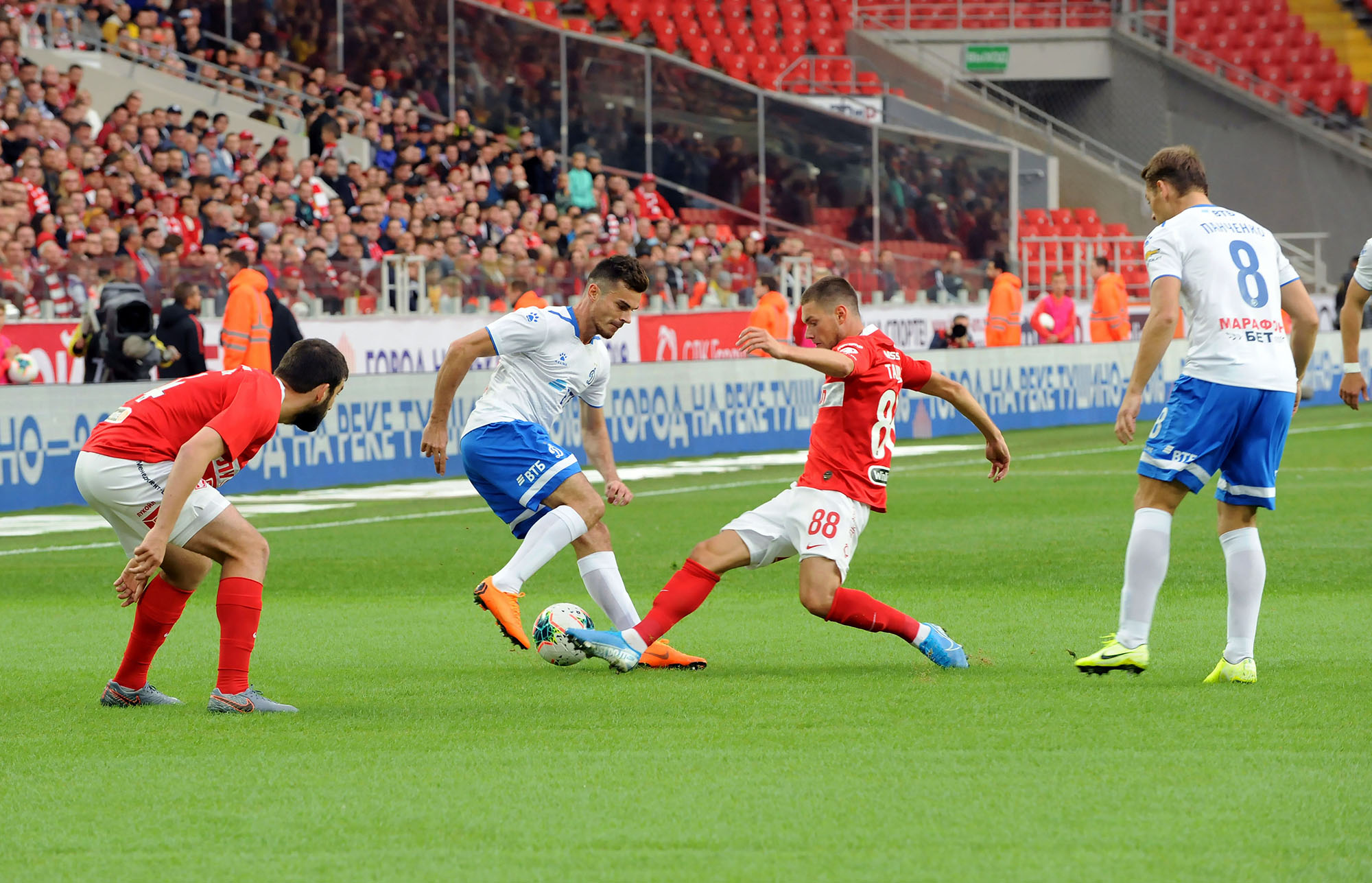 Спартаку не выиграл у Динамо