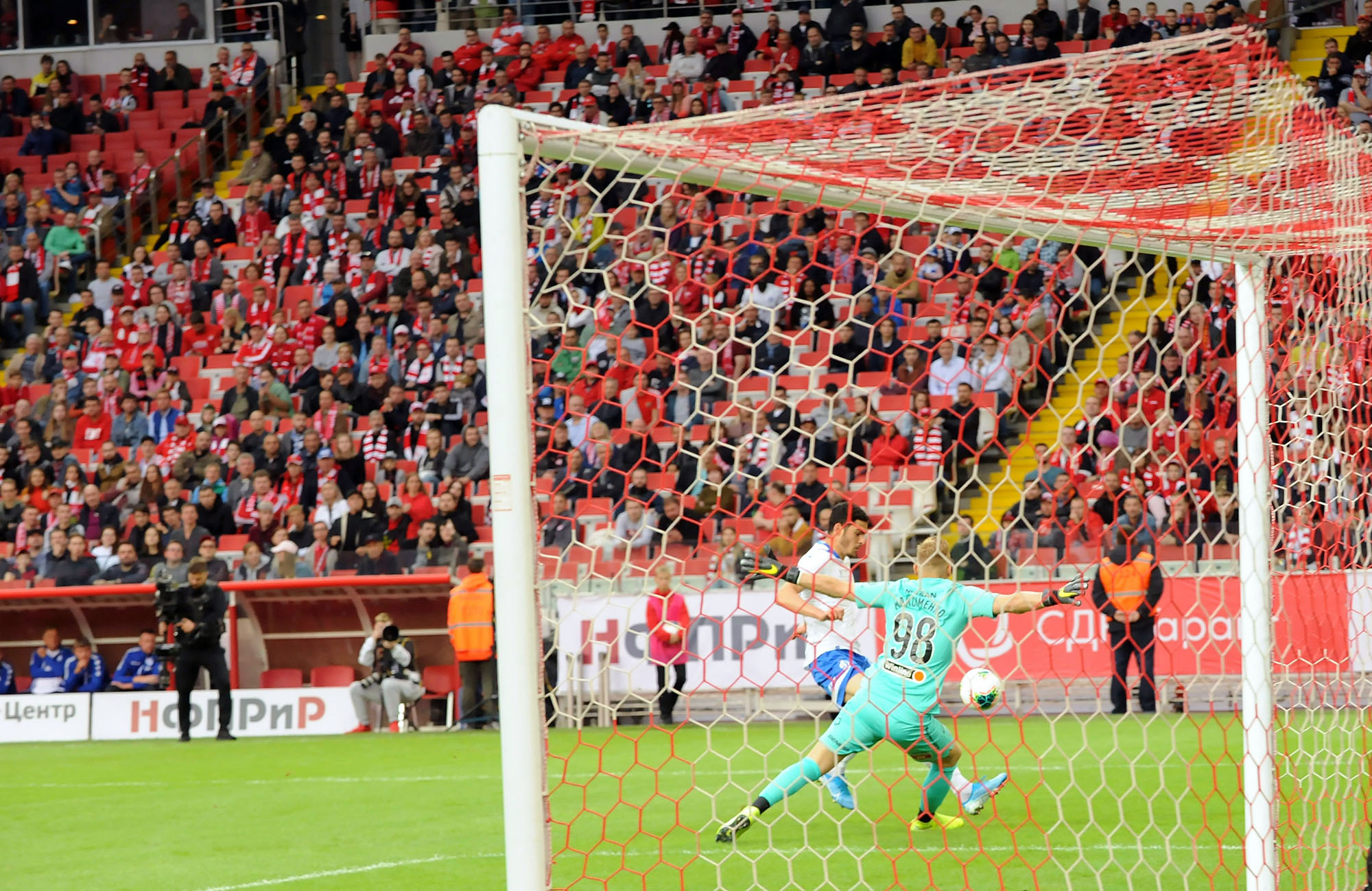 Спартаку не выиграл у Динамо