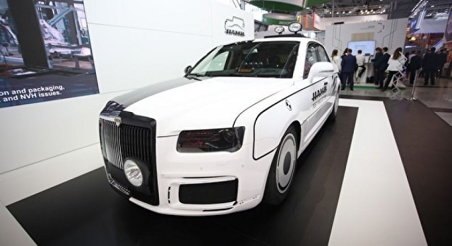 Дмитрий Медведев продал линейку российских лимузинов Aurus президенту Туркменистана (2 фото + видео)