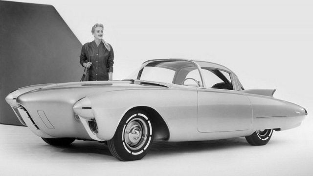 "Золотая ракета" - впечатляющий концепт-кар из стеклопластика