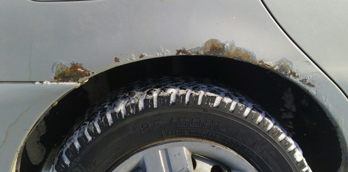 Распространенная ошибка автомобилистов, которая приводит к развитию коррозии на арках