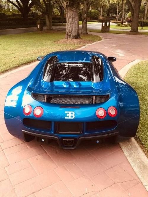 "Bugatti Veyron" продают в 20 раз дешевле оригинала