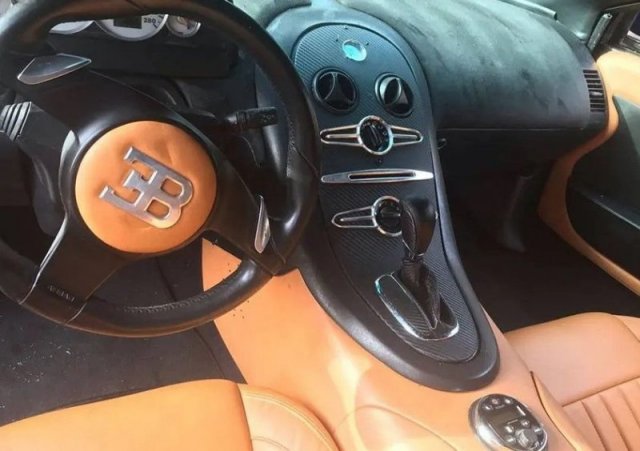 "Bugatti Veyron" продают в 20 раз дешевле оригинала