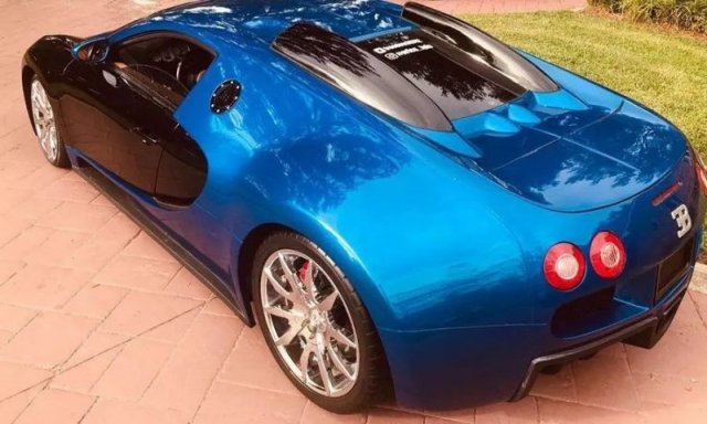 "Bugatti Veyron" продают в 20 раз дешевле оригинала