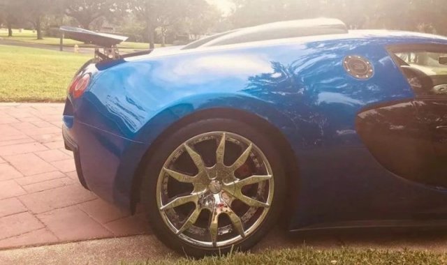 "Bugatti Veyron" продают в 20 раз дешевле оригинала