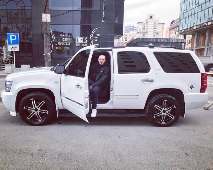 7 роскошных автомобилей отечественных знаменитостей