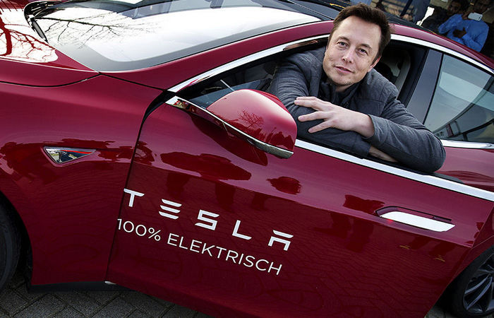 Автомобили из гаража Илона Маска