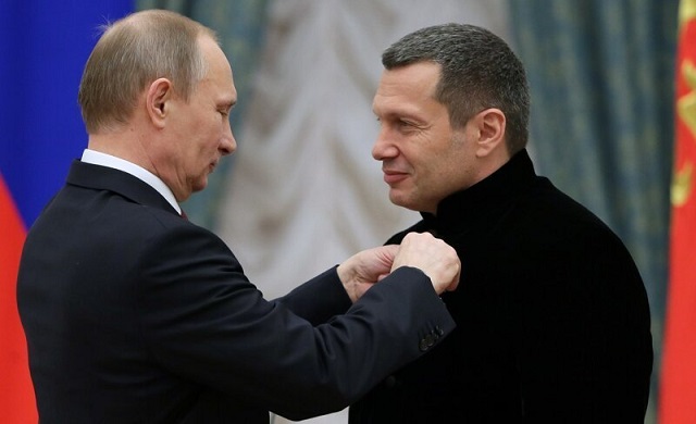 Путин обвинил российские федеральные телеканалы в очернении Украины