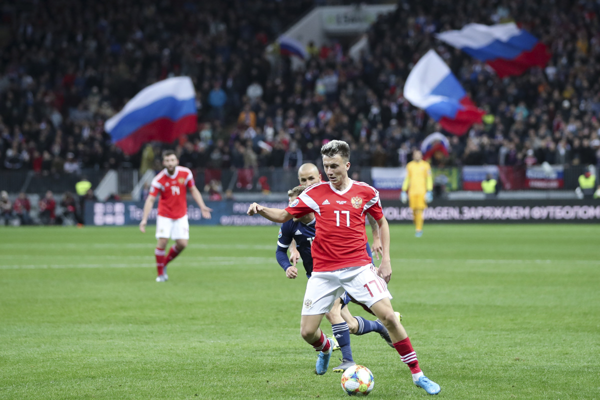 Сборная России обыграла Шотландию и почти отобралась на Евро-2020