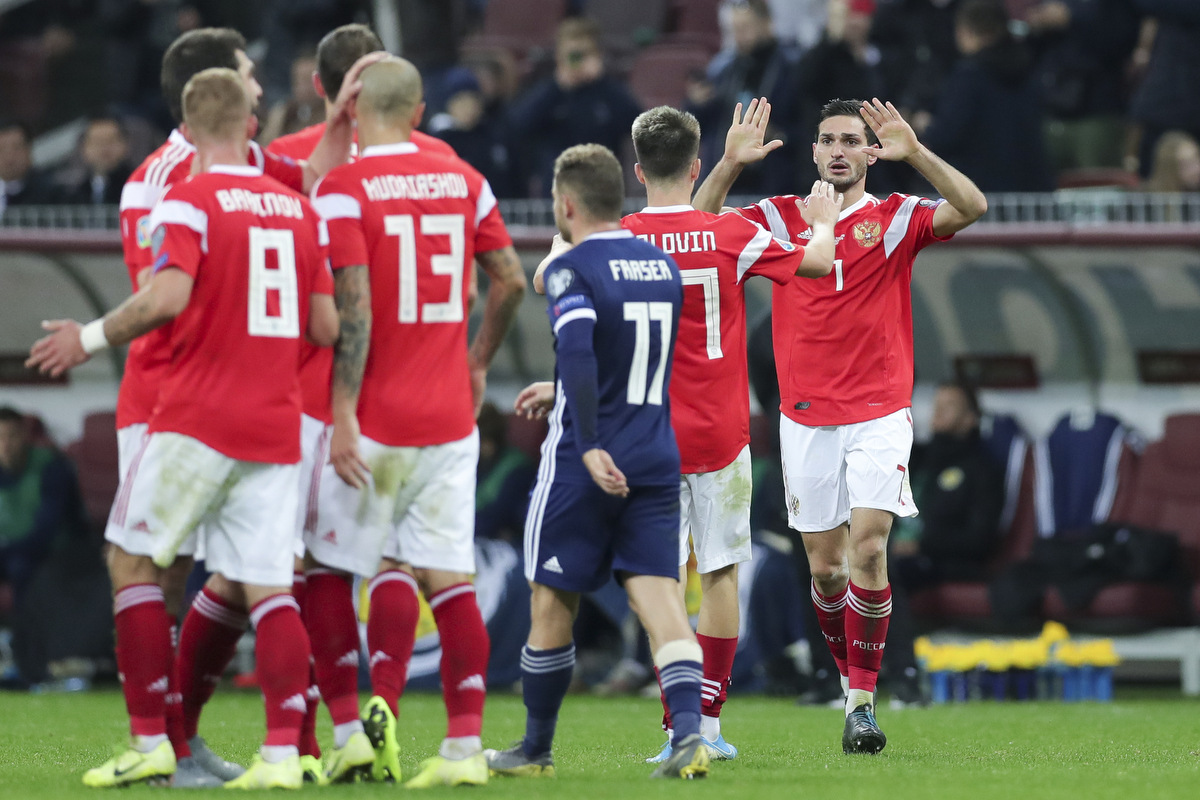 Сборная России обыграла Шотландию и почти отобралась на Евро-2020