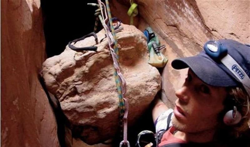 10 экстремальных ситуаций, в которых пришлось самостоятельно ампутировать конечность, чтобы выжить 10 экстремальных ситуаций, в которых пришлось самостоятельно ампутировать конечность, чтобы выжить