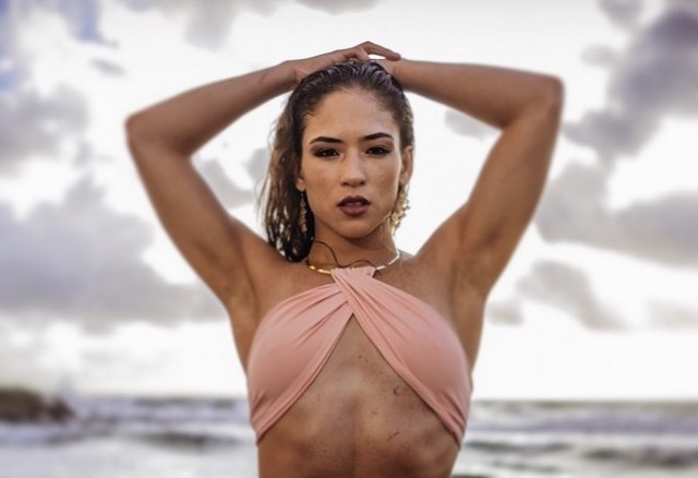 Красотка Валери Лоуреда возвращается в MMA