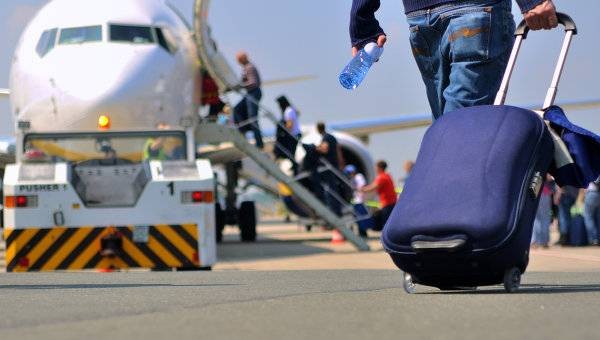 53% молодых россиян хотят уехать жить за границу    