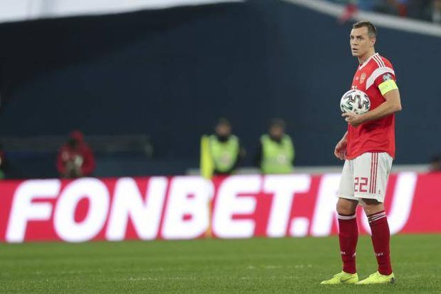 Болельщики послали Артема Дзюбу на три буквы во время матча с Сан-Марино