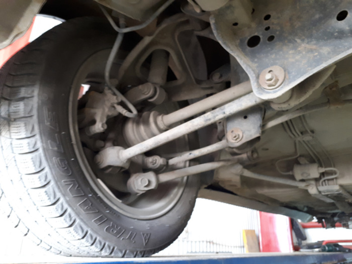 Способы самостоятельно найти неисправность в подвеске автомобиля