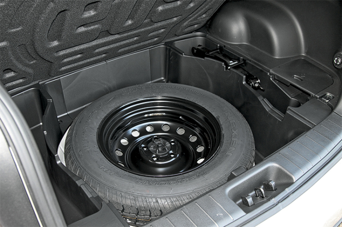 Почему в странах Европы не возят в автомобилях запасные колеса