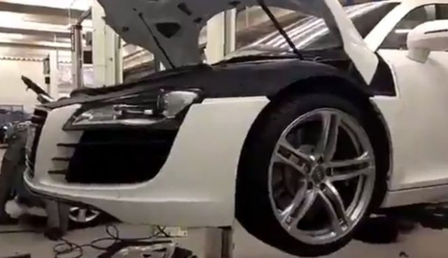 Как поменять втулки стабилизатора в Audi R8?