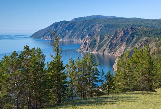 Госдума отменила природоохранный статус территорий вокруг Байкала