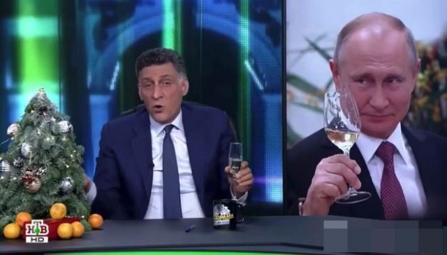 Тигран Кеосаян решил подарить Владимиру Путину дудку