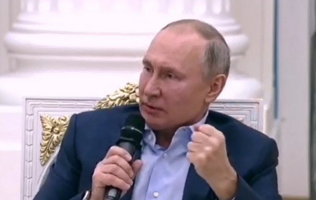 Владимир Путин о "группах смерти": «Ублюдок такой сидит там, букашка. Раздавить его не жалко»